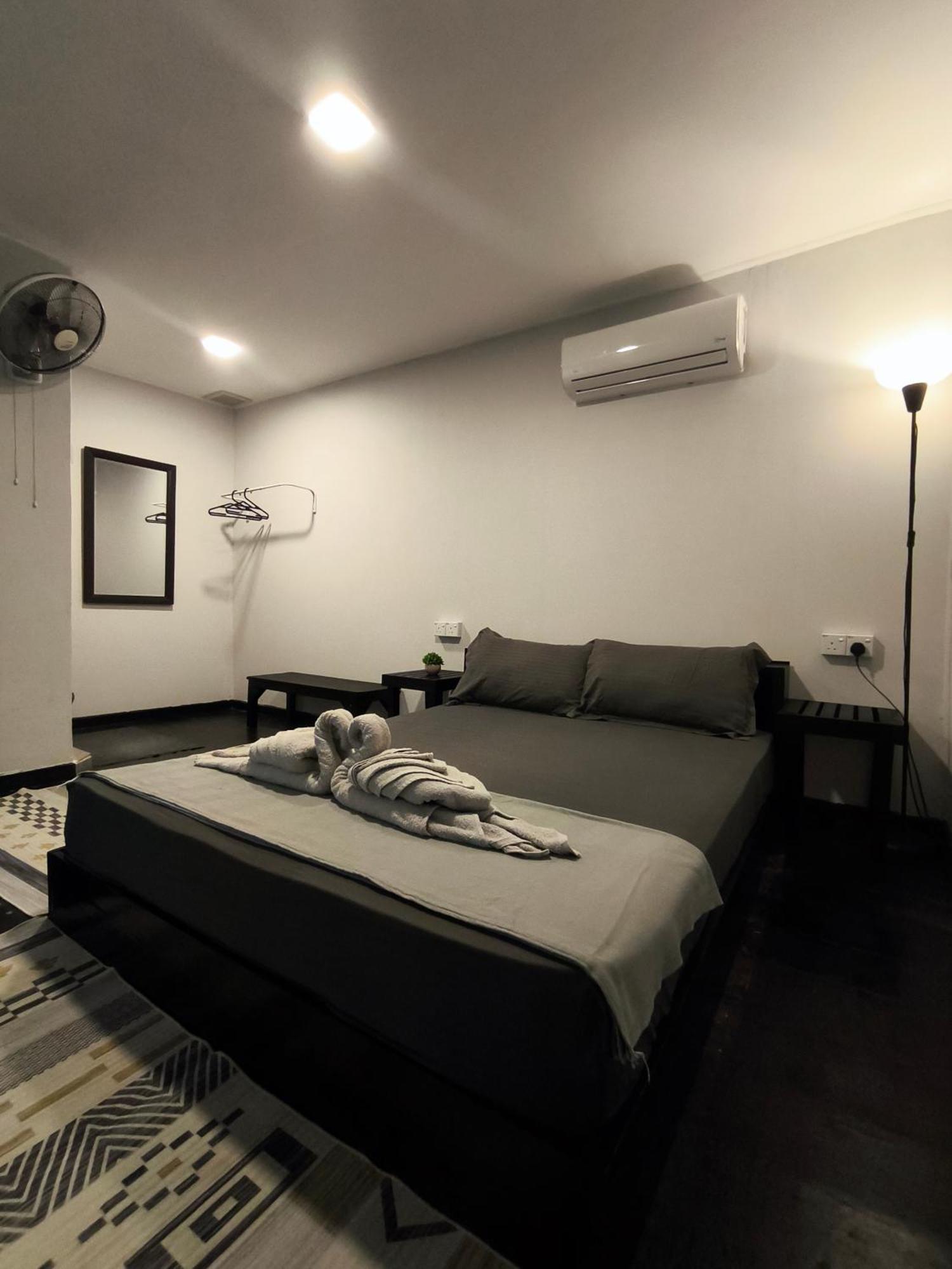 Seahorse Diver Guesthouse Kampong Pasir Panjang  Экстерьер фото